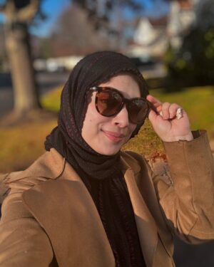 Sidra Batool Instagram - Isn’t she ?