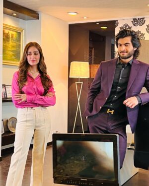 Sidra Niazi Instagram - Hi there… Mehwish… 

#Jhoom 💫

@harpalgeotv @7thskyentertainment @sidra.niazii