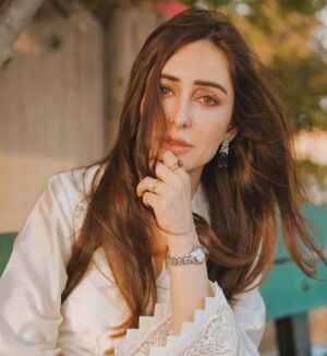 Sidra Niazi Instagram - 🕊️

Wearing my favourite @annusabrar 🤍