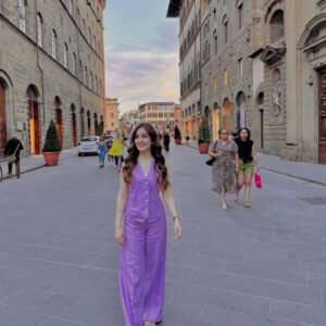 Sidra Niazi Instagram - #florence 🌸