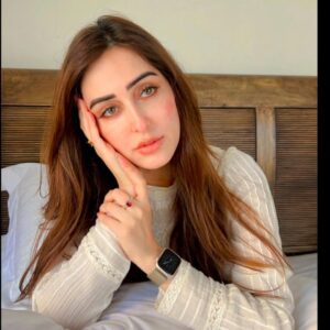 Sidra Niazi Instagram - Kesi paheli hai ye zindagani 😐