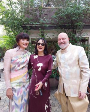 Sinjai Plengpanich Instagram - มาแสดงความยินดีกับน้องสาว @art_arya 💍💍คุณMatt 🍾🥂มีความสุขตลอดไปนะคะ😘😘