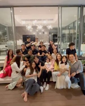 Sinjai Plengpanich Instagram - สังสรรค์เบาๆ🙏😍 แต่หนักไปทางอาหาร😋😋😋