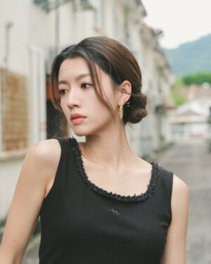 Sisley Choi Instagram - ⭐️🌟✨💫🌟⭐️
Planets align & I wish to be so deep in alignment with my purpose that my dreams start to chase me 🪷
.
@pedroshoes_official 
#pedroshoes_hk