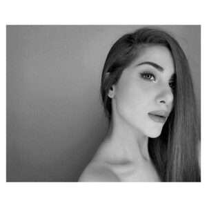 Sohai Ali Abro Instagram - A sass a day keeps the basics away! .
.
#makeupmafia 
#makeupbyme💄💋