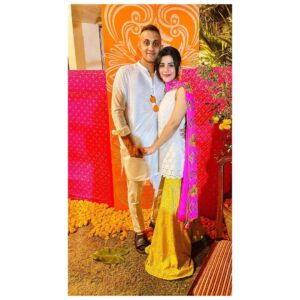 Sohai Ali Abro Instagram - He’s her lobster. ♥️👫🏻💋