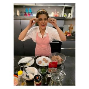 Sohai Ali Abro Instagram - The secret ingredient is always love.

#lasttimeicookedhardlyanyonegotsick 😂💞