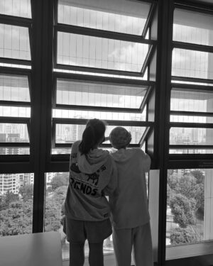 Somaline Ang Instagram - My beautiful and loving mummy, she is a Thai, and when she came to Singapore, she knew nothing—not the language, not the culture. 
A mother’s love for her child, afraid that I would be laughed at by my classmates for speaking Thai, she forced herself to learn Chinese from scratch, just so she could help me fit in.
Every time I came home, she would be in the kitchen, cooking my favourite Thai dishes, making sure I always had a taste of home. Even in her final days, after chemotherapy had drained her, she still cooked for the whole family, worried that we wouldn't get to eat her home-cooked meals anymore. It was as if she was trying to give us one last piece of her, knowing her time was running out. 

Whenever I was away filming, no matter how much she missed me, she never called. She was afraid of disturbing me. That was the kind of mother she was—always putting us first, never herself.
She was still so young. She spent her entire life caring for us, only starting to pursue her own happiness three years ago—gardening, practicing Tai Chi, hiking. But just as she began to live for herself, she was taken away. 

Last year, she saw a Bible verse about freedom and told me she wanted to go to church. The day I brought her there, she believed. A few months later, she asked me to bring her for baptism. I was in awe of what God had done for her. This past year, we have seen His hand at work. She is no longer in pain.
My dad and I were by her side when she left. 
John 3:16—"For God so loved the world that He gave His only Son, so that everyone who believes in Him may not perish but have eternal life."
And I know… He will wipe away every tear from our eyes. Death will be no more.
We will see her again. Soon.