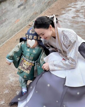 Son Yeon-jae Instagram - 건강하고 바른 아이로 잘 키우겠습니다 축하해주셔서 감사해요🤍
앞으로도 잘 지내보자 아가야👼🏻🤍

@bidanbim 
@grin__by.gangmi 
@pssongmi