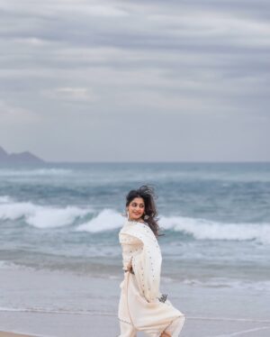 Sona Olickal Instagram - The world is quiet here 🌊