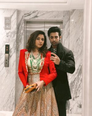 Sonal Aggarwal Instagram - Lehengas and blazers are a match made in fashion heaven! Especially for these gorgeous, grand winter weddings ❤️❤️❤️
#Baraati
.
.
Outfit: @kkaanchadvanielabel 
Necklace: @rubans.in 
.
#pinkpeppercorn #stylewithsonal #lehengalove #indianweddingstyle