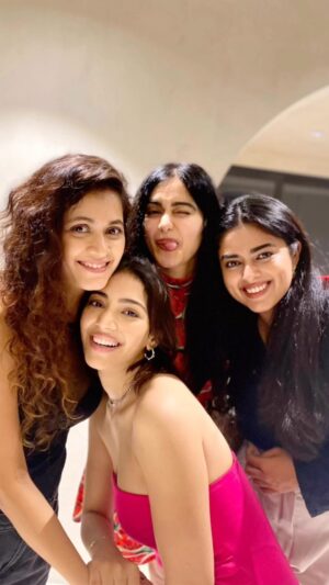 Sonia Balani Instagram - Culmination❤️

2 months of theatrical run..😊

Thanks for all the love ❤️ 

#thekeralastory