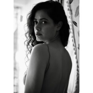 Sonia Balani Instagram - 🪶 

📸: @jerrypundkar