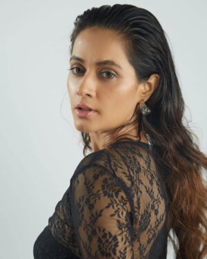 Sonia Balani Instagram - 🦅 

📸: @amolswarnakar 
Makeup: @celebsmakeupbysejal 
Hair: @jayshreethakkarhairartist 
.
.
.
.
.
.

.
.

.
#actress 
#actor 
#photography 
#model