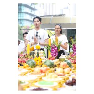 Sonia Couling Instagram - Today. 09.09.24 เวลา 09.09. พิธีบวงสรวง ณ เทวลัยพระพิฆเนศช่อง 7 HD

เปิดตัวรายการใหม่อย่างอบอุ่น … The Social Warrior, สมรภูมิโซเชียล… จะเกิดขึ้นเร็วๆนี้…. 

#thesocialwarrior 
#สมรภูมิโซเชียล
#masterJT
#masteraum
#mastergubgib
#masterning

#TikTokShop