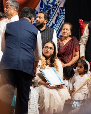 Sonu Venugopal Instagram - Thank you for the honour Karnataka Pradesh Congress Committee, Hon CM and DY CM and @sowmyareddy_official. 

A little bit of context - On the ocassion of Smt Indira Gandhi’s birth anniversary, KPCC chose to honour women from various fields (All doing some fantastic work) and I was one among them. As a comedian, I feel a bit awkward to be amongst these wonderful ladies who are working every single day to make this country a better one, but it also makes me realise my responsibility, to make someone’s day better and this wouldn’t have happened if you didn’t support me in my journey. 

So, to everyone who is reading this - THANK YOU!

📸 @sham.mov