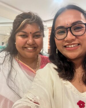 Sonu Venugopal Instagram - Thank you for the honour Karnataka Pradesh Congress Committee, Hon CM and DY CM and @sowmyareddy_official. 

A little bit of context - On the ocassion of Smt Indira Gandhi’s birth anniversary, KPCC chose to honour women from various fields (All doing some fantastic work) and I was one among them. As a comedian, I feel a bit awkward to be amongst these wonderful ladies who are working every single day to make this country a better one, but it also makes me realise my responsibility, to make someone’s day better and this wouldn’t have happened if you didn’t support me in my journey. 

So, to everyone who is reading this - THANK YOU!

📸 @sham.mov