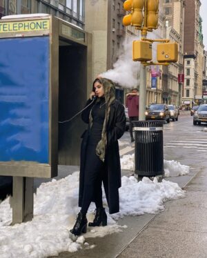 Sonya Hussyn Instagram - 🖤🦅❄️

  Cold hands, Warm Heart. ❌
 Warm Hands, Cold Heart…. ✔️💀

#sonyahussyn #newyork #nyc #potd #winterfashion 

#styleinspo