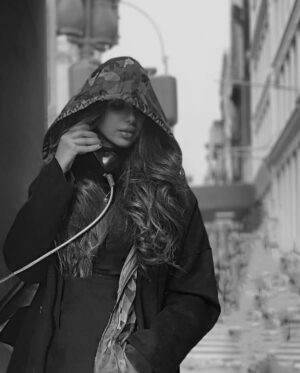 Sonya Hussyn Instagram - 🖤🦅❄️

  Cold hands, Warm Heart. ❌
 Warm Hands, Cold Heart…. ✔️💀

#sonyahussyn #newyork #nyc #potd #winterfashion 

#styleinspo