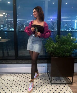 Sonya Hussyn Instagram - Very cutesy, Very demure 🎀🥂🧸

.
.
#sonyahussyn #demure #traveldiaries #photodump