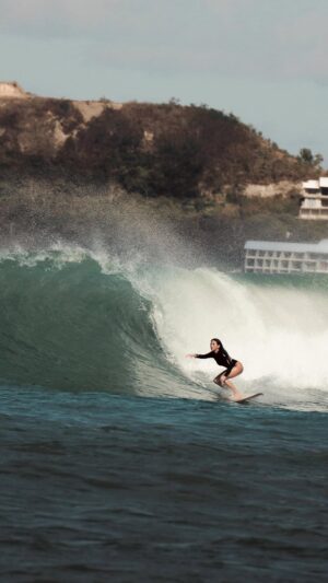 Sonya Pandarmawan Instagram - When big swell comes, nothing else matters 🤪

Was ridding 5’6 @suns_surfboards 

.

.

.

#surf #lombok #ocean #summer #islandlife #happiness #indonesia #waves #paradise #stoked