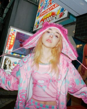 Sophie Luborsky Instagram - @sophiep0wers for yokogao

@sophiep0wers landed in Tokyo to celebrate her collaboration with @gloomybearofficial, marking the character’s 25th anniversary with a limited collection in partnership with @acdcrag_harajuku. She took over the night with a rave alongside @subcultureparty & @kyun__desu_.  We took Sophie on a trip through the streets of Shibuya in one of the three colorways of the Gloomy Bear collab.

Photos by @_nuts.tokyo_