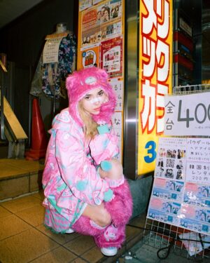 Sophie Luborsky Instagram - @sophiep0wers for yokogao

@sophiep0wers landed in Tokyo to celebrate her collaboration with @gloomybearofficial, marking the character’s 25th anniversary with a limited collection in partnership with @acdcrag_harajuku. She took over the night with a rave alongside @subcultureparty & @kyun__desu_.  We took Sophie on a trip through the streets of Shibuya in one of the three colorways of the Gloomy Bear collab.

Photos by @_nuts.tokyo_