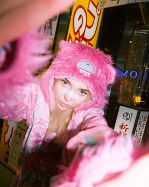 Sophie Luborsky Instagram - @sophiep0wers for yokogao

@sophiep0wers landed in Tokyo to celebrate her collaboration with @gloomybearofficial, marking the character’s 25th anniversary with a limited collection in partnership with @acdcrag_harajuku. She took over the night with a rave alongside @subcultureparty & @kyun__desu_.  We took Sophie on a trip through the streets of Shibuya in one of the three colorways of the Gloomy Bear collab.

Photos by @_nuts.tokyo_