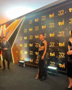 Soraia Tavares Instagram - Gala 32° aniversário @tvioficial 💫

Muitos parabéns TVI e obrigada por me permitirem fazer parte da vossa história. 

Styled by @lafayette____________________ 
Assisted by @katarina.guterres_ x Lafayette Studio©️
Dress @thegallery_taniagouveiafashion 
Jewelry @mauboussin_portugal 
Hairstyle @madmoisellehairstylist X @griffehairstyle 
Makeup @sofiacunhaskincare x @lancomeofficial 

@hotelcascaismiragem 
#tvioficial #carrelosquad #connosco #lancome #styledbylafayette #lancomemakeup
