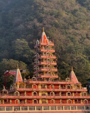 Sowkya Reddy Instagram - An Evening in Rishikesh 🌅 
When the Golden Sun meets the serene Ganges ☀️ 🧘
#rishikesh