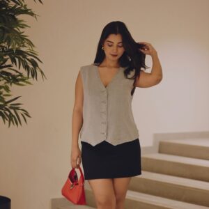 Sowkya Reddy Instagram - Lowkey a Fit 🩶🩶
Can’t get enough of this oversized blazer from @hm 🩶