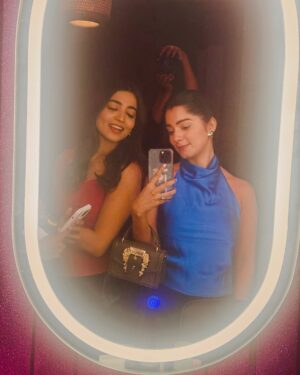 Sowkya Reddy Instagram - Last night at Nykaa Luxe Stories in Hyderabad—an evening filled with incredible women, beauty, and endless fun! ✨💖 
@mynykaa @nykaaluxe 

#NykaaLuxe #HyderabadNights #nykaa #nykaaluxestories #makeupparty #hyderabadblogger