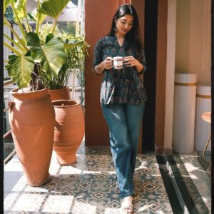 Sowkya Reddy Instagram - Life on Soft Mode 📸☕️🤍☀️✨
.
.
.
.
.
.
.
.
(Kurti , Indo western , desi aesthetics , Indian , desi girl , short kurti , fit check , ootd )
