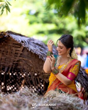 Sridevi Vijaykumar Instagram - Explore the magic of traditions ✨️
.
.
.
.
.
.

Outfit : @kadhambari_studio 

Jewellery: @karnikajewelshyd 

Make up :@ramya_mua 

Hair : @ganesh_hair_architect 

Photography :@ashokarsh

@vijaytelevision
Jodiareyouready #season2
#tradition #indian #culture #folk #danceshow #outfit #halfsaree #jewelry #indianfashion #weekend #holi #happyholi #instagood #instapic #sridevivijaykumar #sridevi #jodiareyouready #vijaytelevision #vijaytv #hotstar #jiohotstar #Saturday #sunday