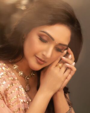 Sridevi Vijaykumar Instagram - Lost in the beauty of the moment ✨️
.
.
.
.
.
.
.
Makeup💄: @ramya_mua 

Hair👱‍♀️: @iniyamakeover

Outfit👗: @neerusindia

Jewelry💎: @the_jewel_gallery

Photography📸: @gruva_photography 

#jodiareyouready #vijaytv #season2 
#beauty #dreams #love #magic #Photography #makeup #outfit #danceshow #weekend #saturday #sunday #instagood #instafam #instagram #instafeed #followyourdreams