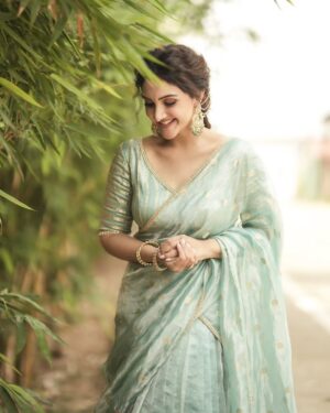 Sridevi Vijaykumar Instagram - Beauty begins the moment you decide to be yourself ✨️
.
.
.
.
.
.
.
Outfit  @madhurirao_couture 
Jewellery @the_jewel_gallery 
Makeup @kothandaraman_makeover 
Hairstylist @ganesh_hair_architect 
Photography 📸 @prasami_photography 

#timeless #elegance #beauty #beyourself #shinebright 
#jodiareyouready
