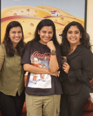 Sruthi Shanmuga Priya Instagram - WITH MY STRONG WOMEN'S SQUAD 🥰🥰🥰Happy women's day to all...women are like tea bags..we don't know our true strength until we are in hot water...we don't have attitudes, we have standards..we never give up...we may need a good cry or a day in bed..but we always come back stronger...passing this message to all the women out there...once again HAPPY WOMEN'S DAY