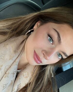 Stefania Liberakakis Instagram - Car rides🤍