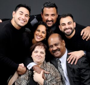 Stephanie Siriwardhana Instagram - ❤️🥰 The Fam aka The Loves of my Life. 🥰❤️

 #family #blessed #love #grateful #parents #siblings #thefam #fambam #life