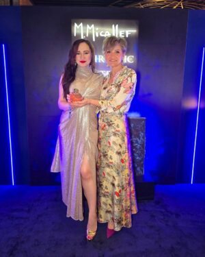 Stephanie Timmins Instagram - Scintillating evenings draped in liquid gold ✨️✨️ dressed in @houseoffett for the French luxury fragrance launch #DÉSIRTOXICLINTENSE @parfumsmicallef @parcosbeauty @baccarosebeauty 💙

( Gold Drape Gown, Gold Gown, Red Carpet Dress)
#golddress #drapegown #goldgown #redcarpetdress #feistyfoxdiaries #fashioninfluencer #glamlook #redlips #ootd #lookoftheday #luxuryinfluencer ##luxurylifestyle