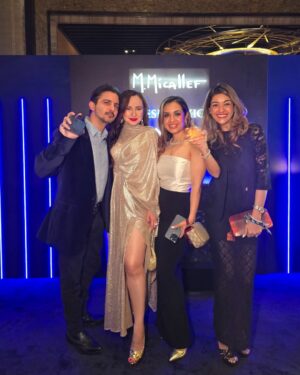 Stephanie Timmins Instagram - Scintillating evenings draped in liquid gold ✨️✨️ dressed in @houseoffett for the French luxury fragrance launch #DÉSIRTOXICLINTENSE @parfumsmicallef @parcosbeauty @baccarosebeauty 💙

( Gold Drape Gown, Gold Gown, Red Carpet Dress)
#golddress #drapegown #goldgown #redcarpetdress #feistyfoxdiaries #fashioninfluencer #glamlook #redlips #ootd #lookoftheday #luxuryinfluencer ##luxurylifestyle