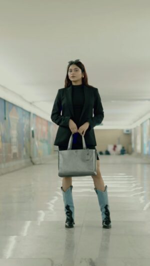 Sudeshna Biswas Instagram - Holiday adventures made effortless with TUMI! 
Whether capturing memories or finding new places, my essentials are always safe. 

#TUMI #TUMIINDIA #Collaboration #ad
@tumitravel @reliancebrandsltd @ajioluxe