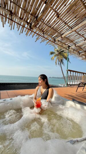 Sudeshna Biswas Instagram - A day in my life in Goa 🏝️🛁

( Day in my life, Goa beach, vacation)