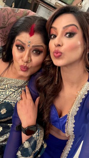 Sudha Chandran Instagram - Plotting revenge? Nah, just plotting our next dance move! 😈💃🏻🔥 #VillainsUnleashed #SafalHogiTeriAradhana 
.
.
.
.
#fyp #explore #trending #dancereels #apnabanale #sudhachandran #aditishetty