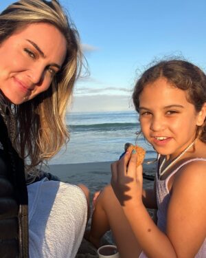 Sue Duminy Instagram - Sunday sunset swims 🌅