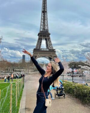 Sue Duminy Instagram - Bonjour… 💫