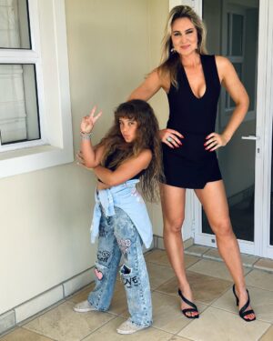 Sue Duminy Instagram - Got schooled in the pose department 🤪