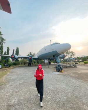 Sumaiya Shaikh Instagram - OWN PACE, OWN RACE|

#sumaiyashaikhofficial #goagirl #goan #mtv #fashion #airplane #adidas #neebalance #fashionstyle #lifestyle #influencer #model #style #yolo #ting #goa