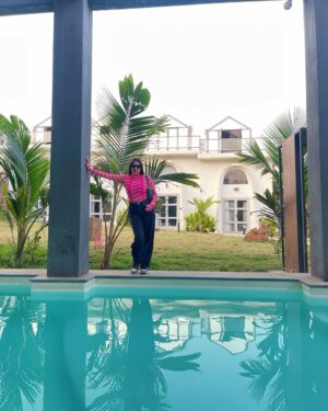 Sumaiya Shaikh Instagram - It’s nice finding that space where you can just go and relax!🌴🍹
 
This gorgeous property located in the heart of Arpora definitely has to be on your list the next time you’re in Goa!😍 @nyastvalleyresort @srishresta_goa_ 🤩

The  South Indian food is 10/10 recommend! 🍱🥘

The owners, the staff, the surroundings the vibes are very nice! Peaceful place to relax!

Thankyou Mr Lokesh, Ram and their whole team for hosting us! We had a great time!💕🌸🦾

#sumaiyashaikhofficial #goa #india #reelsindia #asia #fashionmodelindia #goan #lifestyle #staycation #stay #stayhome #stayhealthy #model #influencer #emcee #høst #anchor #beautifulgoa #india #yolo #ting #allahhummabarik
