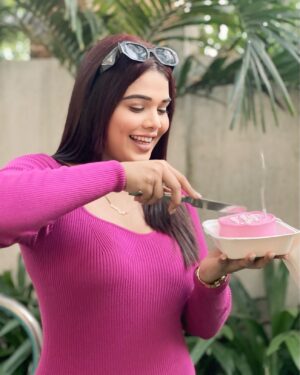 Sumaiya Shaikh Instagram - My Brithday Is still not over!🙈💝 

#sumaiyashaikhofficial #fashionmodelindia2021 #goa #india #fashion #fashionmodelindia #cake #birthday #birthdaygirl #birthdaycake #lifestyle #goanmodels #influencer #instagood #trending #goan #yolo #ting 

Location:- @casa_del_amor_goa 
Picture credit:- @_sus_hiiii_